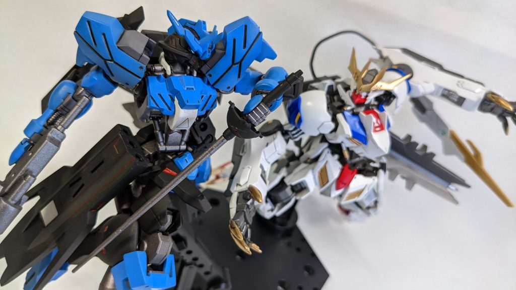 ヴィダールの目を何も考えずに緑で塗ってしまいましたが、ピンクが正しい色でした