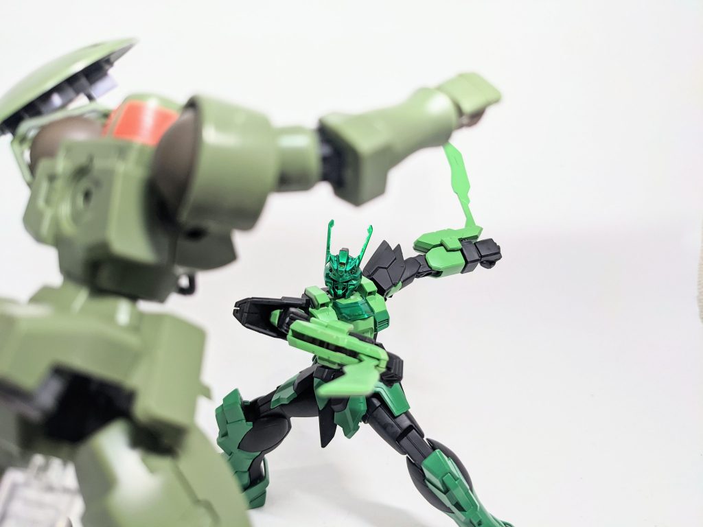 両腕についている鎌を使って敵を切り刻む戦い方が得意です!!