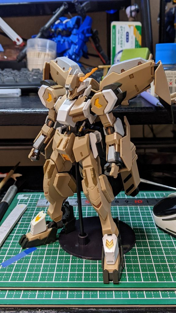 部分塗装後のウェザリング前。筆塗りだとムラがどうしても出てしまいますた。この辺で汚しまくることを決意。