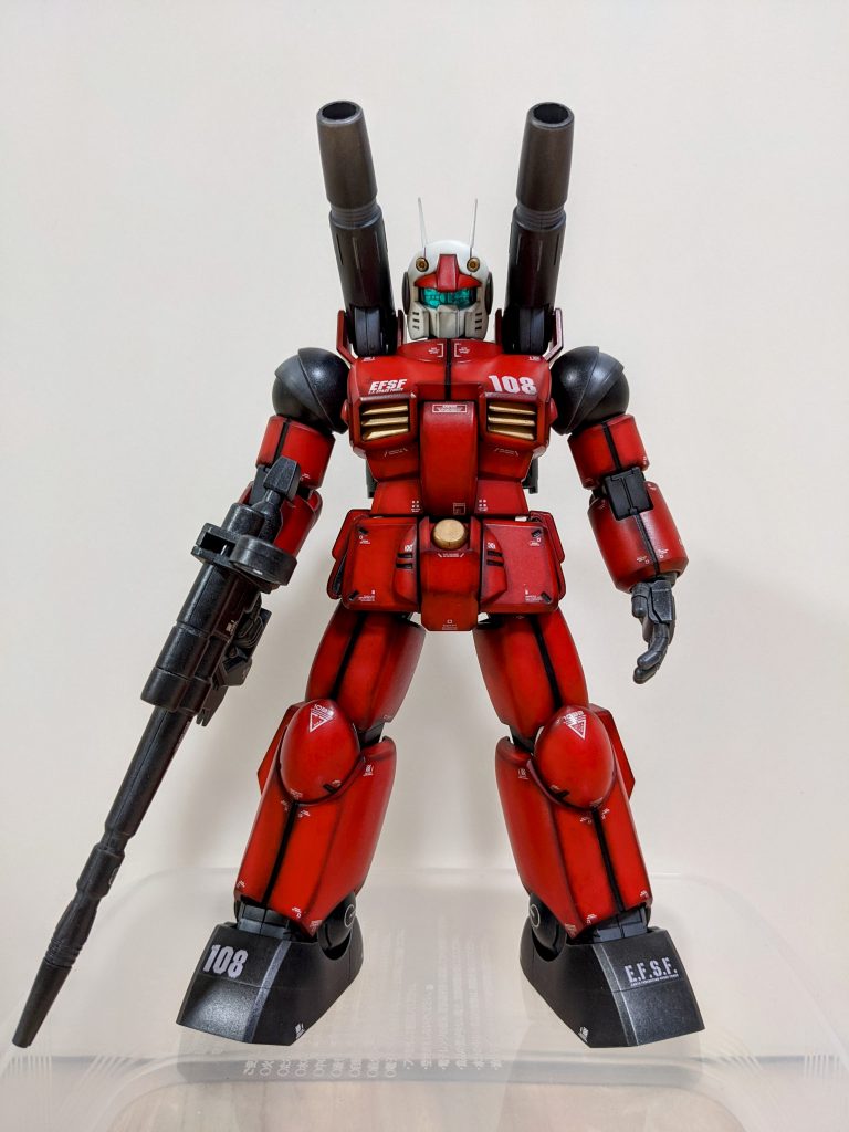 ガンダムマーカーエアブラシシステムを導入したので部分塗装多いですが、メインの赤色は成形色からフィルタリングでトーンダウンしてます。