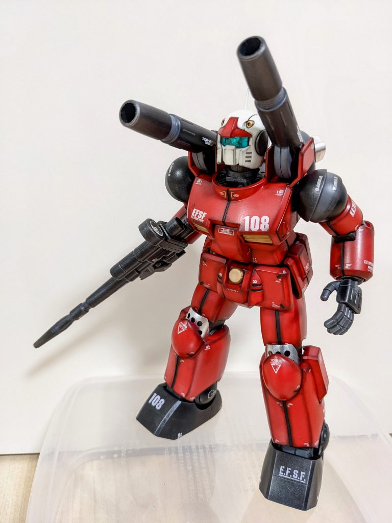バイザーの裏はガンダムマーカーのメッキシルバー塗りました。ギラギラしててかっこいい！
