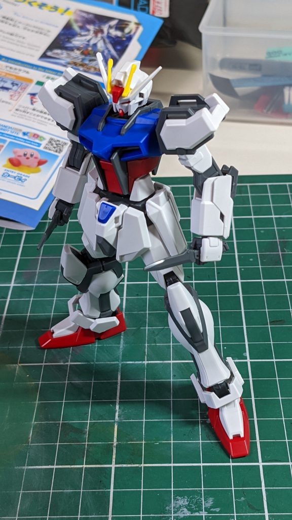 仮組状態。EGを初めて制作しましたが、色分けのアイデアやそれを実現する技術力が素晴らしいです。終始「へぇ~」「なるほど~」の感想が止まりませんでした。