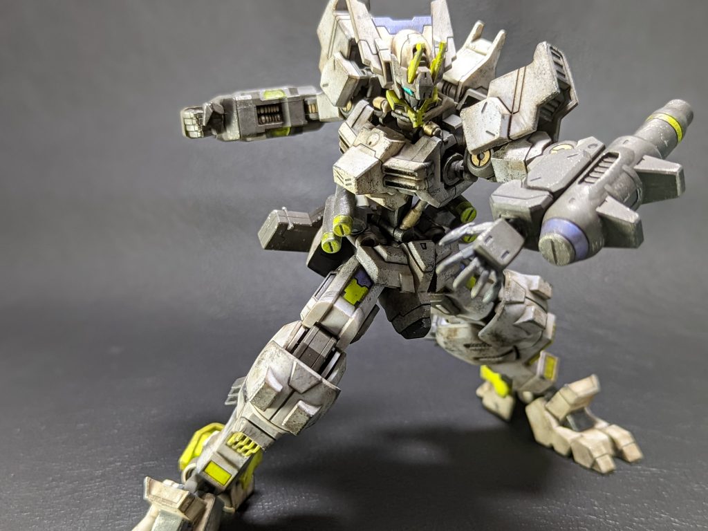 ウェザリングはウォッシングとチッピングとドライブラシの3つを行いました。ダメージ加工無しでも結構カッコよく仕上がったと思います！