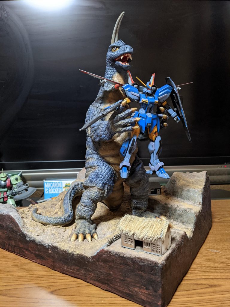 まだ、完成してませんが、こんなヤツ作ったり…