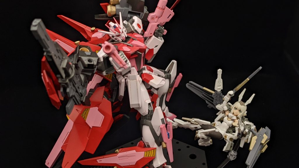 「右腕武装アームには、大型ライフルも装備できるよ」