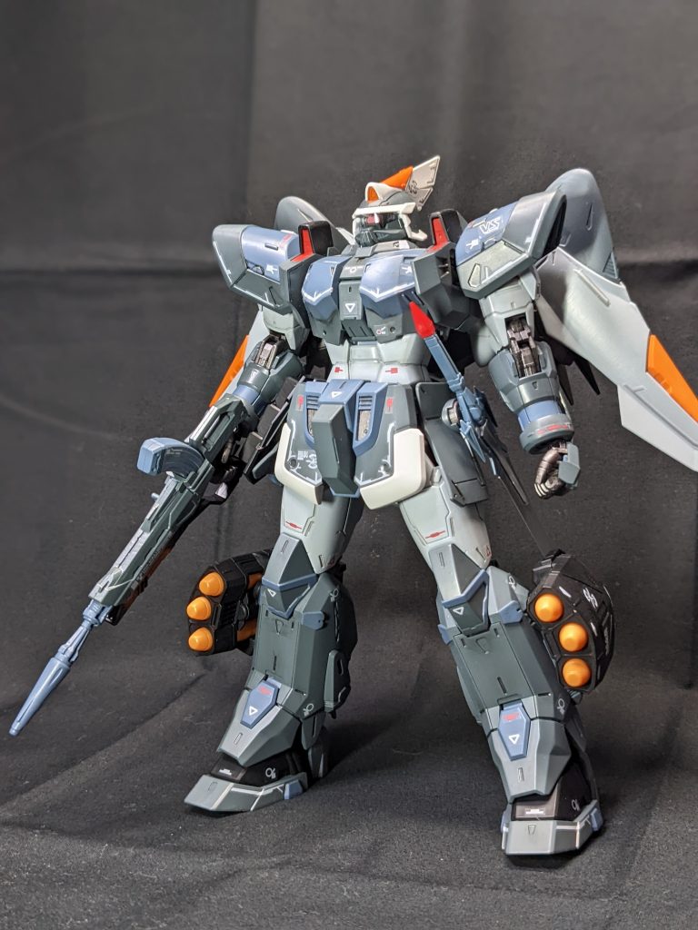 メインのグレーをツートンカラーに。随分青く映ってますが現物はもうちょいおとなしめ。