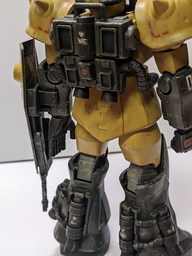 本来それぞれの機体のバックパックと脚部バーニアを１つにまとめてみました。