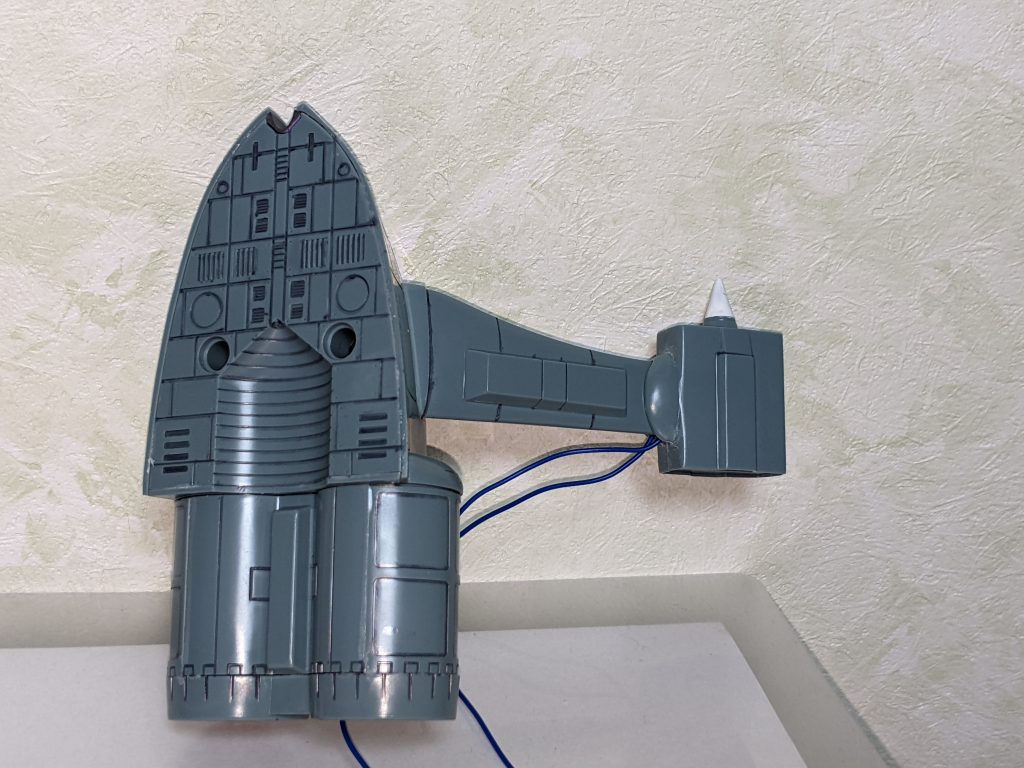 分割した中もスミ入れしてます。このキットはスジ彫りしなくてもなぞるだけでいい感じになるのが良かったです。