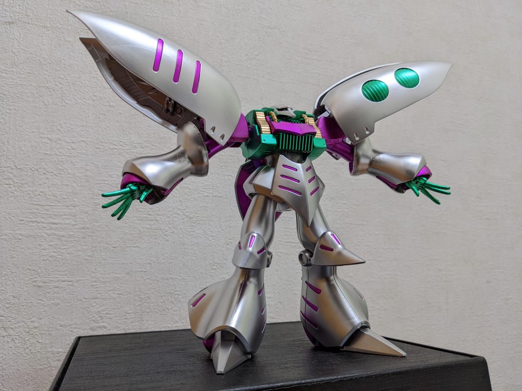 残念ながらガンマカにはパールカラーは無いので、シャインシルバーでそれらしく(一応、作る前に軽くネットサーチしてみましたが、幸い同じように塗ってる方はいらっしゃらない様子😁)。他の色は、緑がエルメスに寄せてるように見えなくも無いけど、「どうせ銀塗るなら!」ってことで、コンプリートキャラソンboxをゲットして最近再ハマり中の「戦姫絶唱シンフォギア」の自分イチ推しキャラ、マリア・カデンツァヴナ・イヴのアガートラームおよび三色団子トリオカラー(銀、緑、桃)全部乗せ😆を意識してアレンジしちゃいました😊