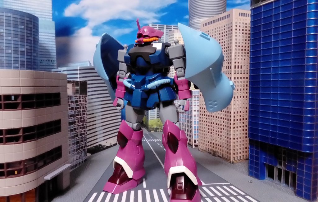 製作中の一枚。ゴデュロイを製作した際に余ったハイゴッグの肩を何とか活かしたいと思って作りました。モチーフはアルドノア・ゼロに登場する敵側カタフラクト「タルシス」です。