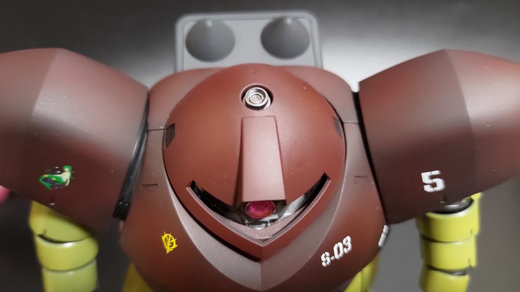 主な改修場所：頭部フリージーヤード射出口があまりにも寂しかったので市販のモールドパーツを追加