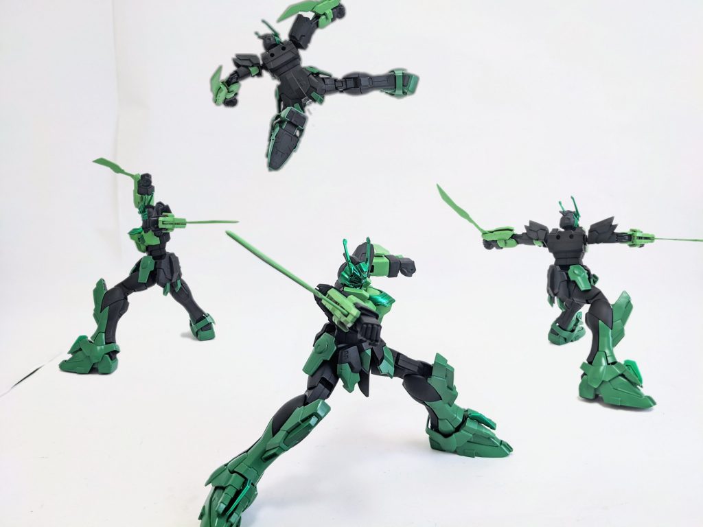 通常の分身は分身の能力が下がるのだがoooガンダムイノセクトの分身は本体と変わらない、ましてや全て独立した思考を持っており高度な連携を可能にする