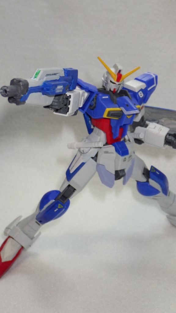 ビームライフルアストレアのGNビームライフルのカラーを変更した物。バレルが短い為、射程距離は若干短いが、連射能力と取り回しに優れる。