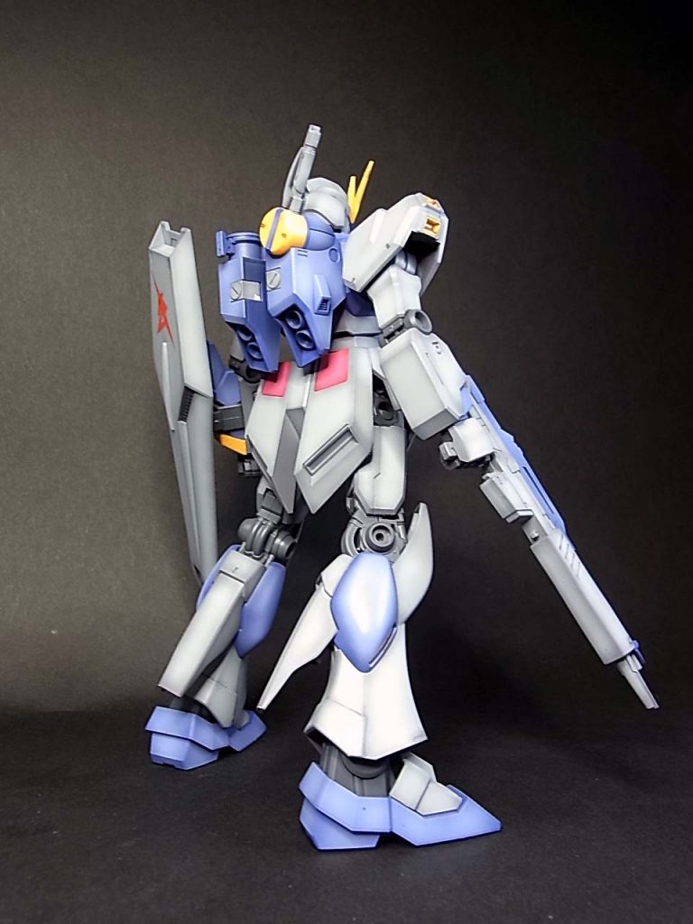 途中ハプニングでオデコのパーツを紛失してしまい自作するために2時間程かかっておりますのでそれがなければ5時間ほどで完成しております。