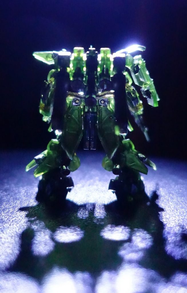 しかし嬉しくも戸惑いのレアカラー、クリアグリーン。どうしたものか。