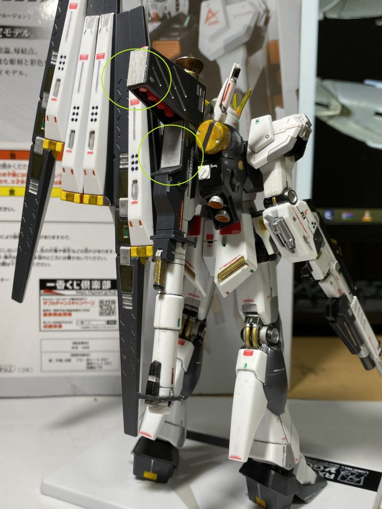 背面 バリ部分および繋ぎ目が特に目立つ部分のみプラ板で隠蔽&簡易的なディテールアップをしています。※お察しのとおりすべての合わせ目消しは今回行いませんでした。