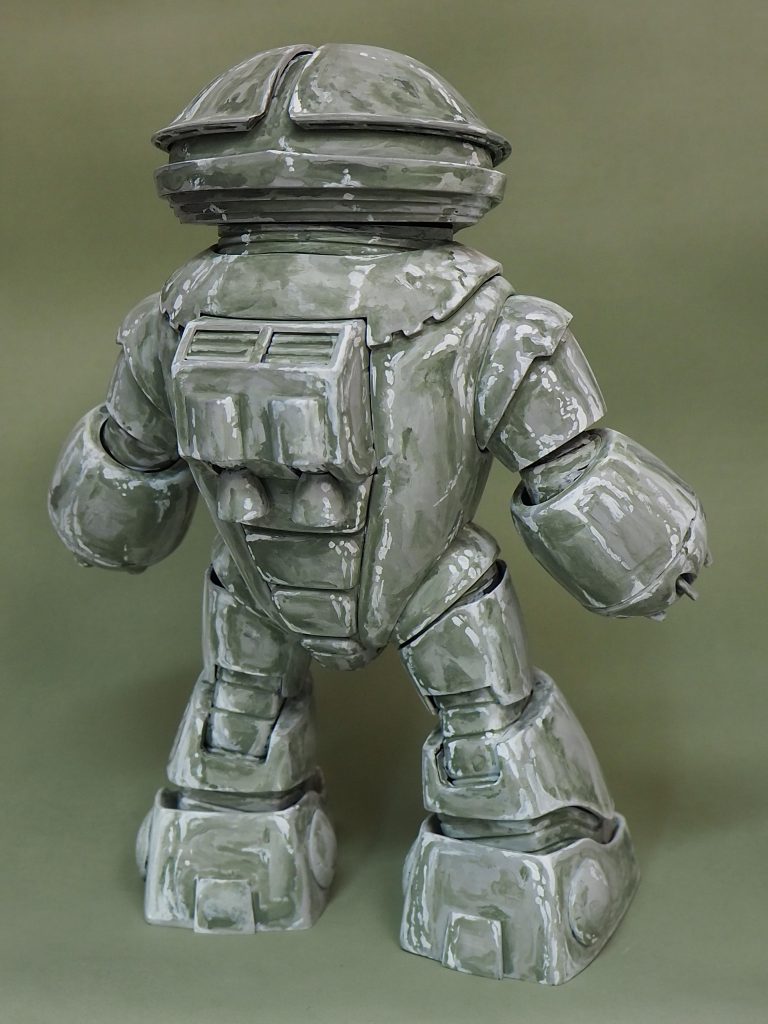 後ろ側も3時間くらいしか塗り進めておりません。正面側と筆塗りにかけた時間の違いが判る…くらいですね。