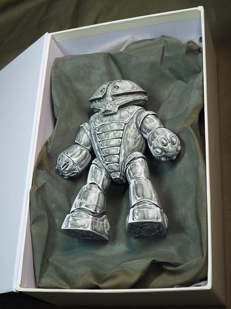 敷いた布はもう少し薄い色で塗れば良かったです。まぁ、コレはオマケの画像でございます。