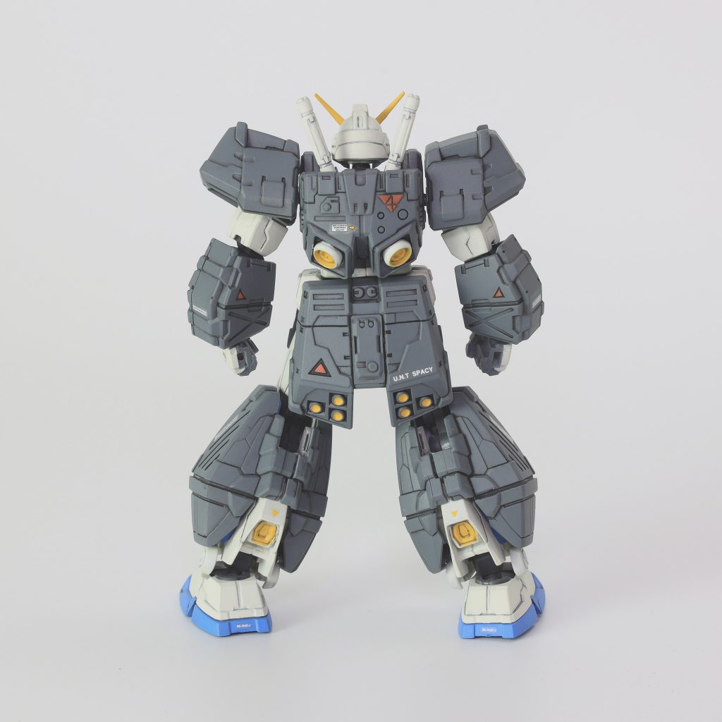 背中で語る。ディティールがすごい。この造形を考えるとコスパはむしろ良いと思います。