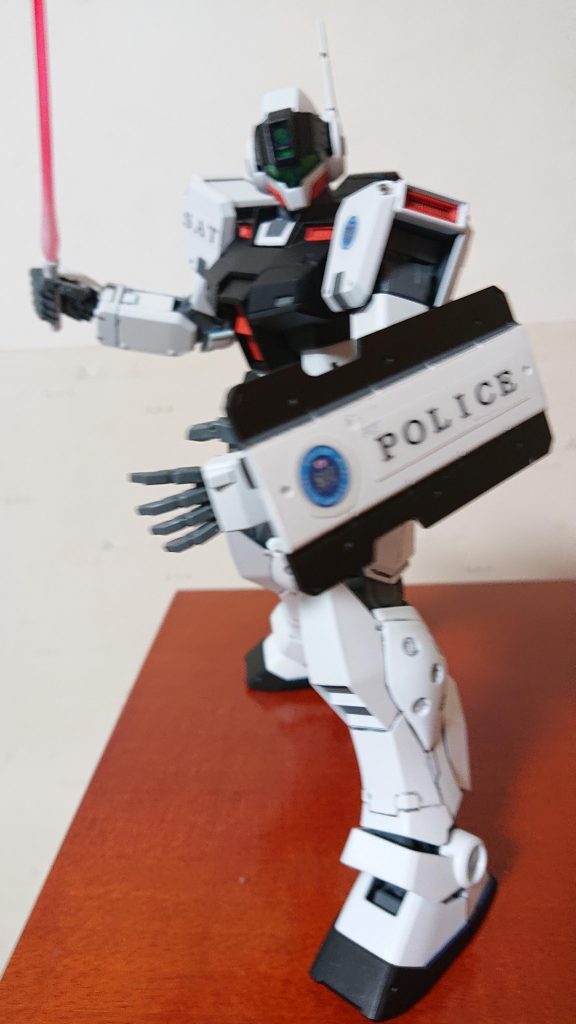 ビームサーベルで戦います☀️シールドや肩等のマーキングはプリンターで印刷したものです。