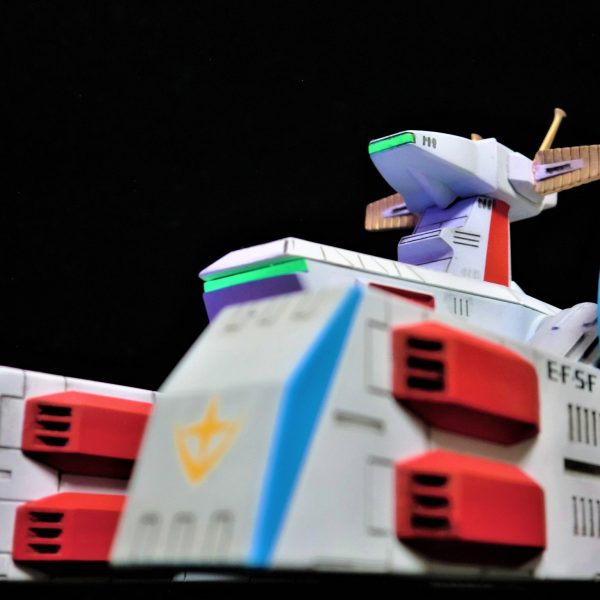 地球連邦軍宇宙空母　ホワイトベース　１：１２００　