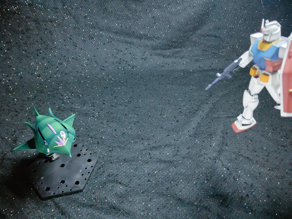 ララァスン専用モビルアーマー–8枚目/制作者：ナカシー