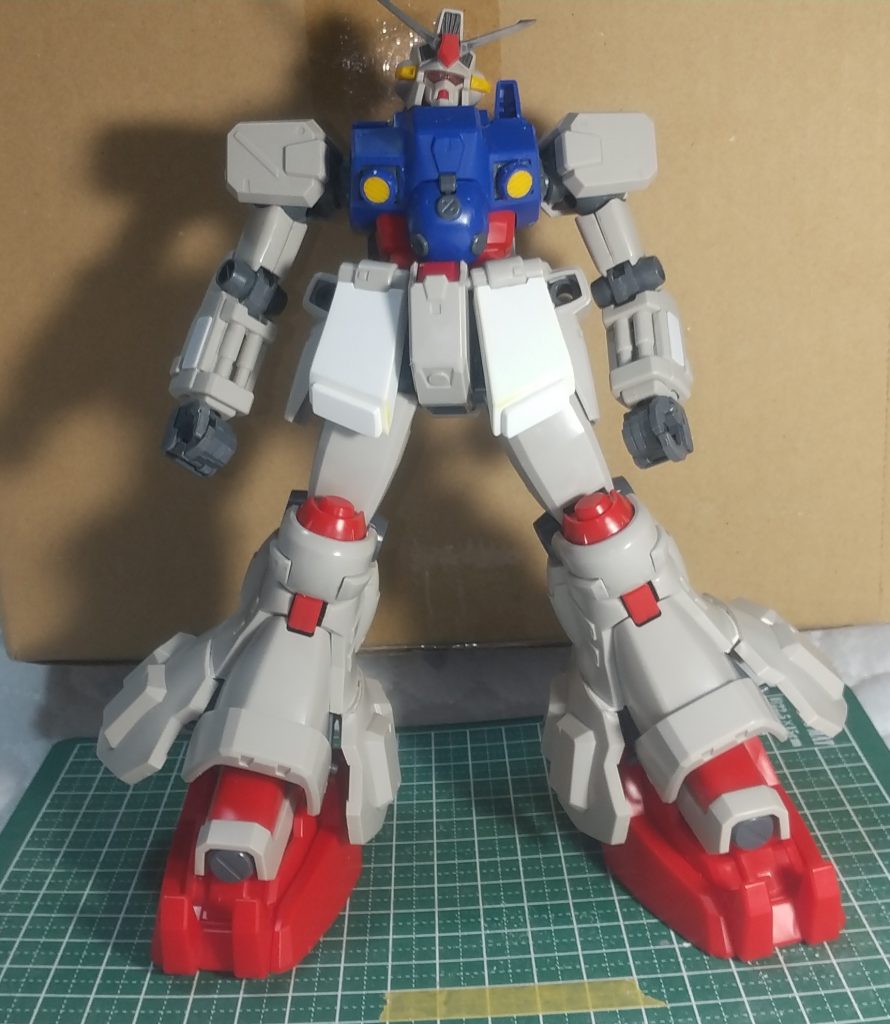 腕にプラバン貼って袴を延長し、あしを太らせています。