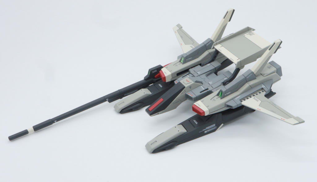 Gディフェンサー(Gフライヤーか?)も。古いキットなので合わせ目消しが大変でした。後ハメもできないので、一部塗装が大変でした。