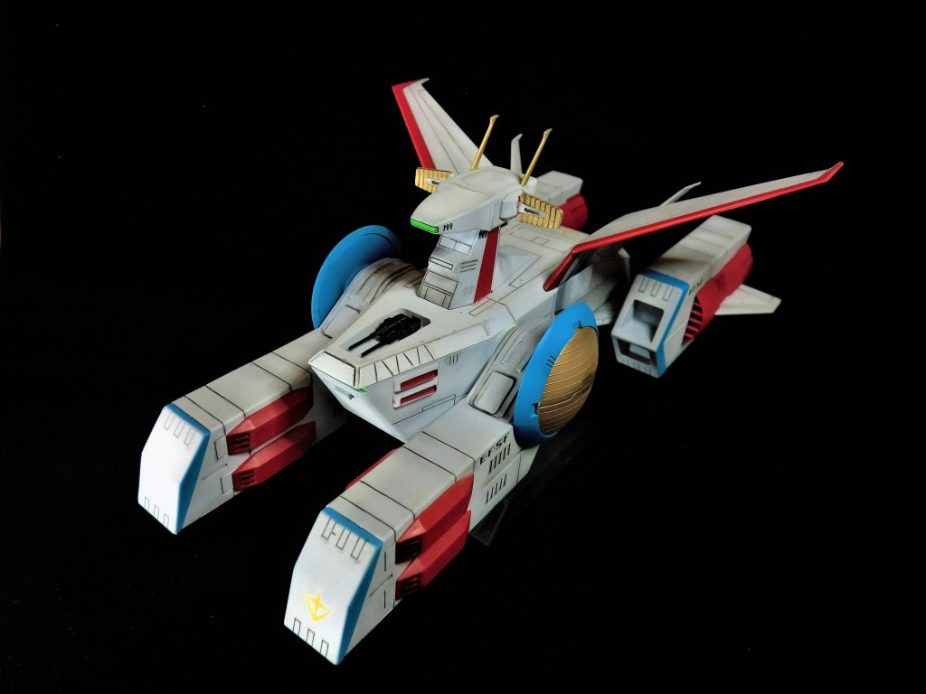 合わせ目消しの箇所にプラバン貼ってディテールでごまかしてます。