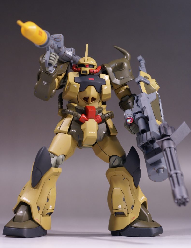 ロケットランチャーを構えて。