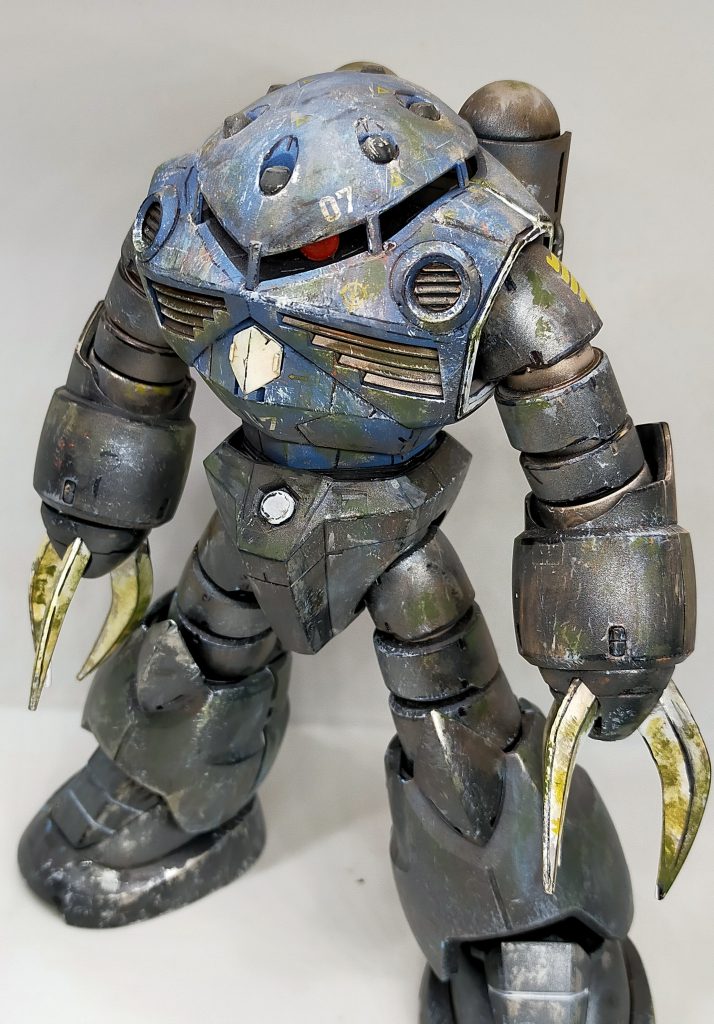 ジャブロー近辺で活動してたイメージが強いので移動の際に付いた藻や汚れを想定して色を付けました。