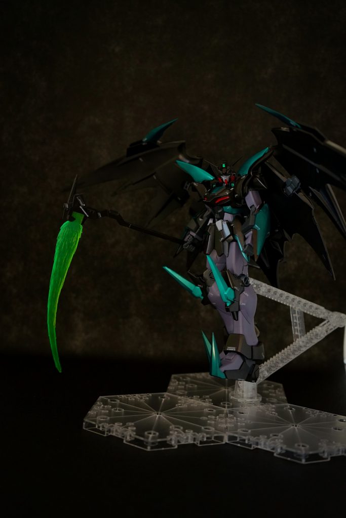 ちょっとクールに。シールドが無い機体を作るのは初めてなので、左手の扱いに少し困りました💦