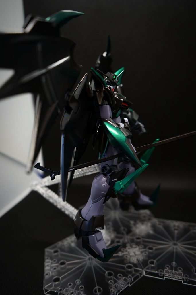 サイドショット。イグナイトの色味に合わせて角を黒くしたんですが、ちょっと顔が分かりづらくなってしまいました。