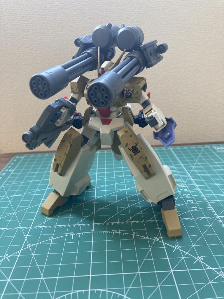 そしてガトリング砲を前に、ヴァーチェフィジカルは実弾主体だったのでこちらも実弾です。側面にそれぞれセンサーが付いているので集弾率は上がるはず…