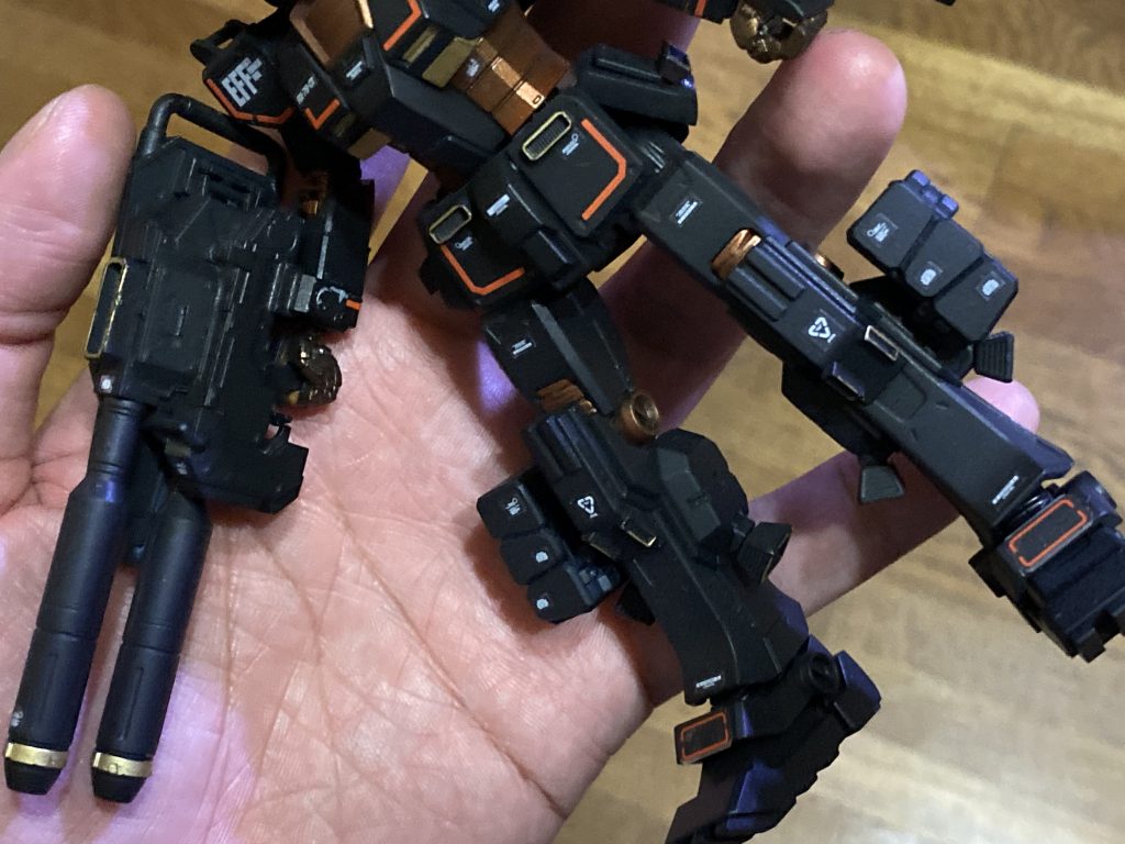 サンボル版フルアーマーガンダムから足と二連装ビームライフルをミキシングしてます✨