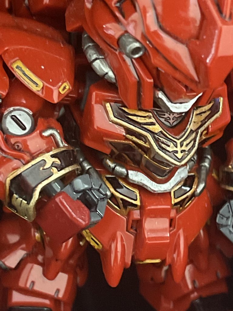 老眼と戦いながら細部まで手塗りしてます