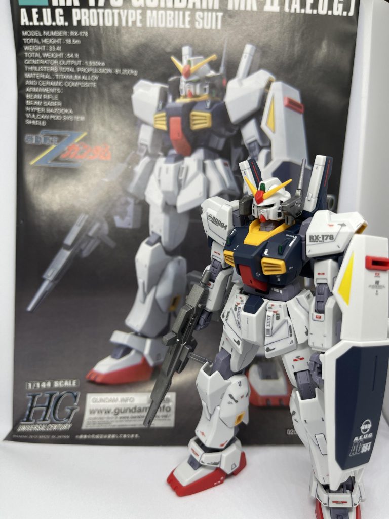 RGガンダムマークII用デカールを使用しました。説明書の写真と比べると一目瞭然ですね。