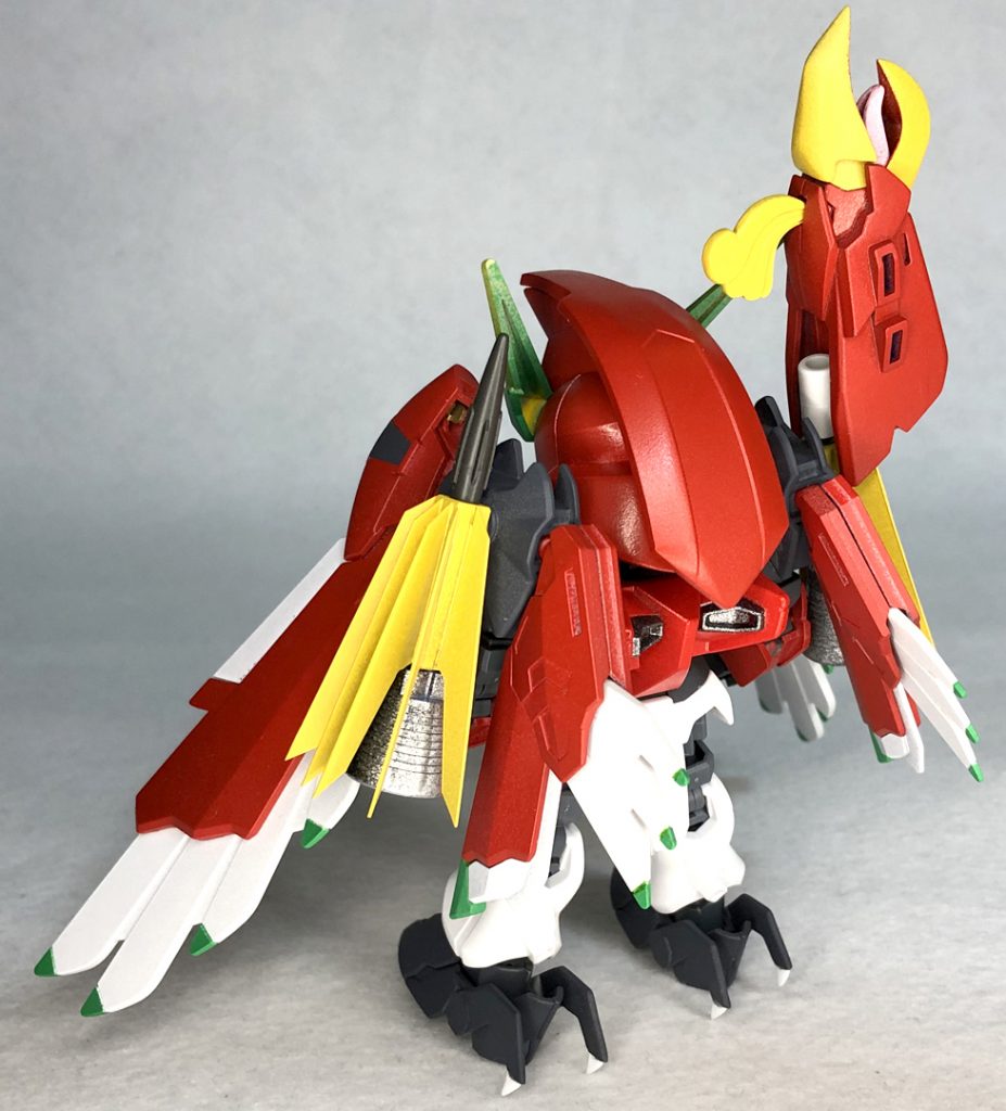 バックショットフェニックスガンダムの羽からさらにポータントフライヤーの羽を組み合わせて印象を変えました。生物感が増して良い感じ♪肩横部分は元のパーツから排熱板のような見た目とバーニアへ変更のちの変形で一役買ってくれます。
