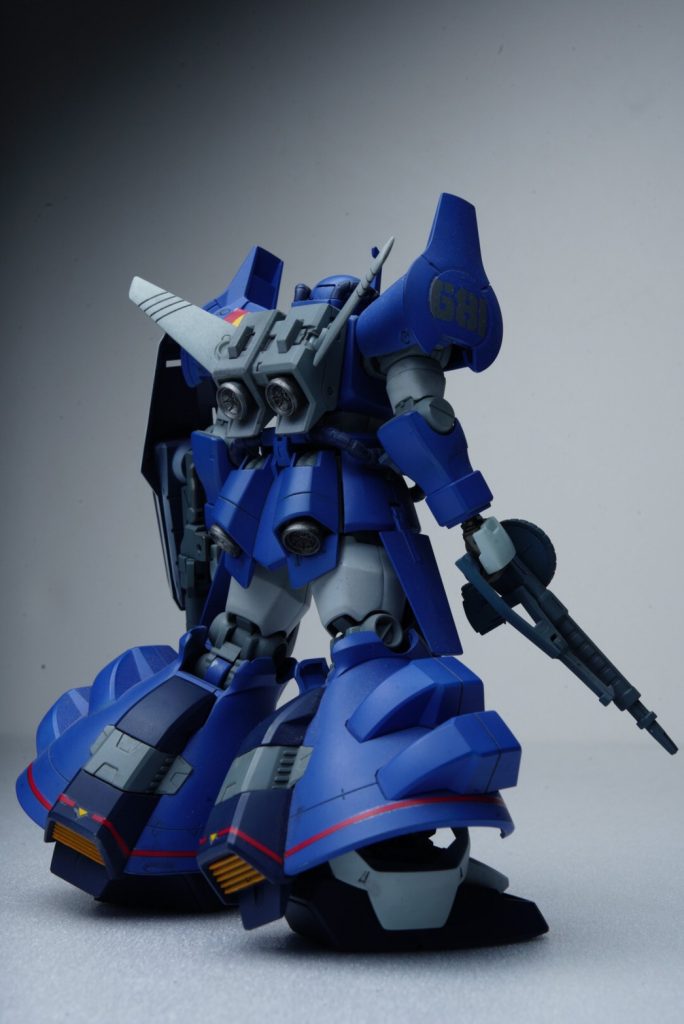 リヤビュー特にキットそのままですがカラーリングがブルー、グレー系統にすることで連邦軍機のイメージに近くなったかなと勝手に納得してますw