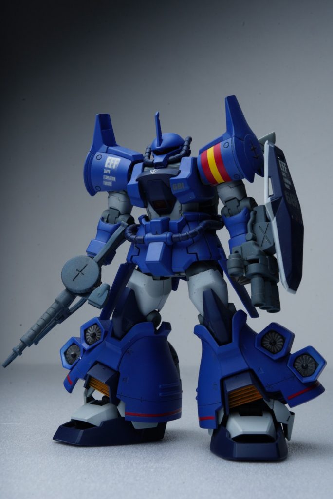 フロントビュー基本はグフフライトタイプのカラーリング変更とデカール張りくらいにしてあります。