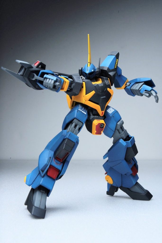 ビームライフル(？) のマウントも独特でバーザムの異形な体型も玄人好みで堪らなく癖があってバーザムはめっちゃカッコいい❗バーザムを推せる人は基本てきにMSの好みに対して一週回った人々だと思ってますw数ある量産機の中でも各部の簡素化が目立つのでTHE・量産機という言葉が一番しっくり来そうな機体ですね✨とりわけ普通に組んだ、塗った、だけでこれだけクオリティが高いキットはそうそう無いと思います改めてバンダイさんの底力を見せつけられた逸品でした。