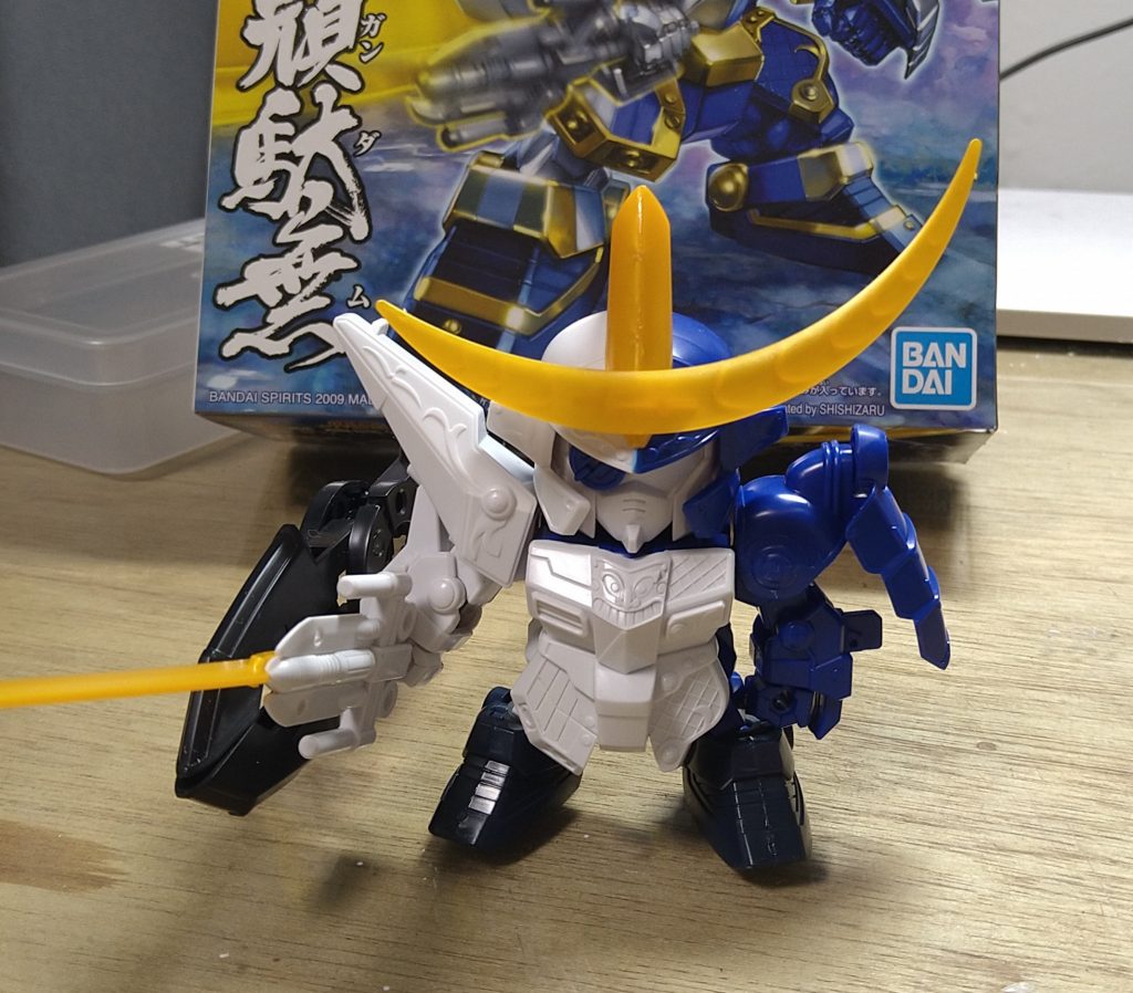 SDの武者とか三国伝とか普通に組んでシール貼るだけなら難易度そんなに高くないんだけど塗装となると一気に難易度上がるですよね（笑）