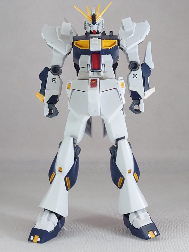 肩にパーツを追加　腕のビーサーベルホルダーを大型化後は細かいところをちょこちょこと