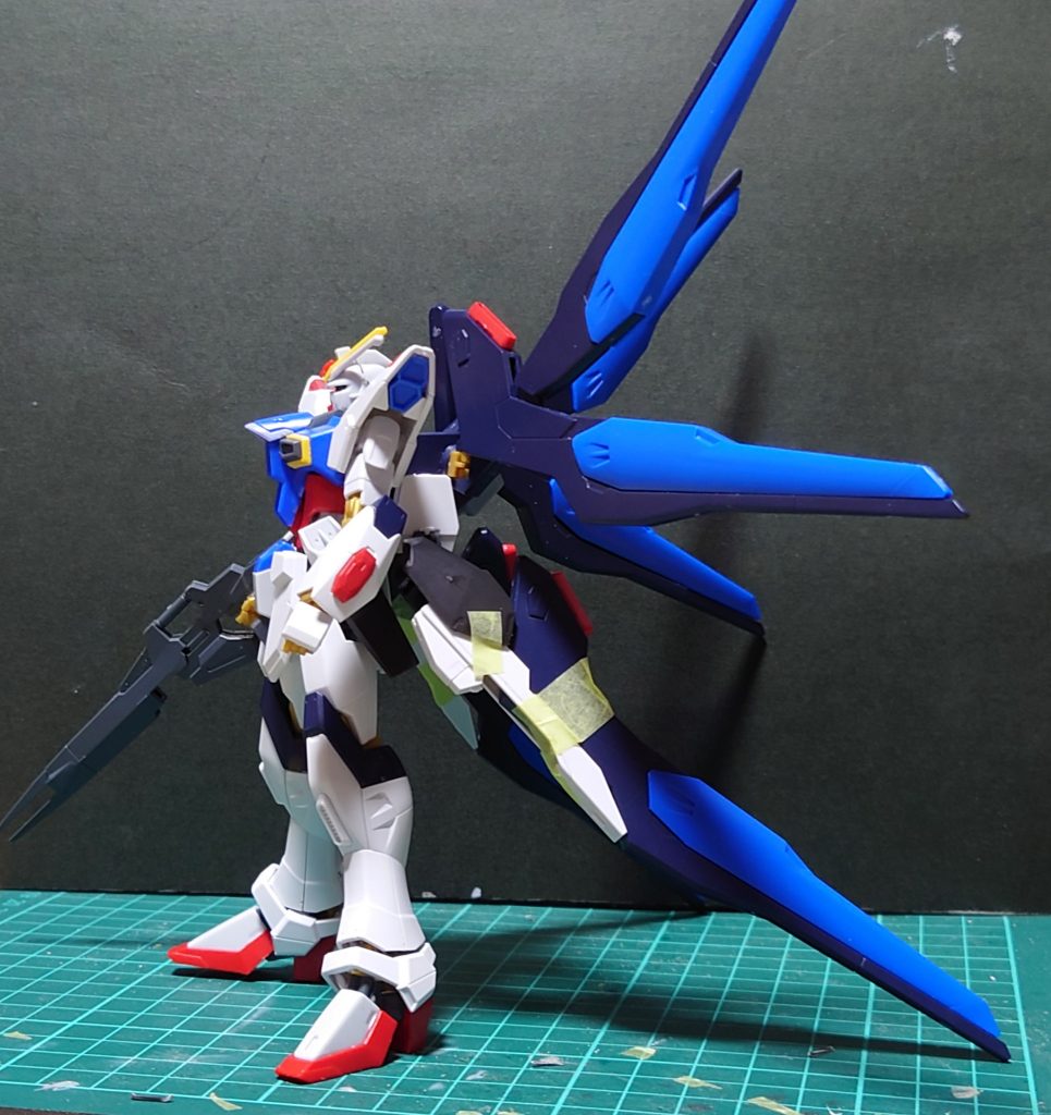 インパルスをベースにストライクフリーダム、ディステニー、ビルド系余剰のフリーダムパーツで構成されています。割と差し替えだけで出来ます。