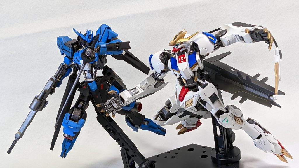 ルプスレクスの腕が長いのにほとんど腕を曲げられないので、野生的なポーズが難しいです