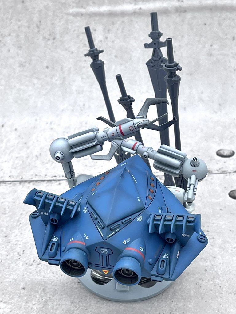 ヒュンヒュン ザクザク…!「!?」