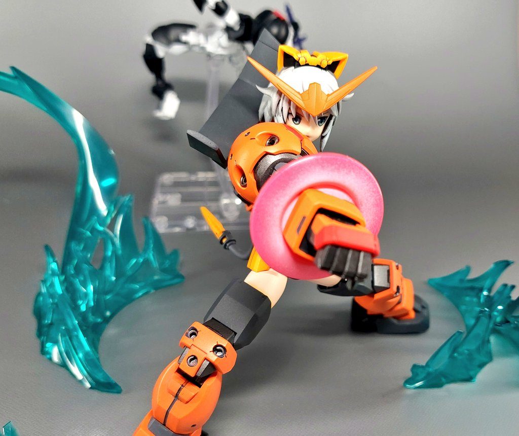 ライカ「『インパクトッ!!!』」