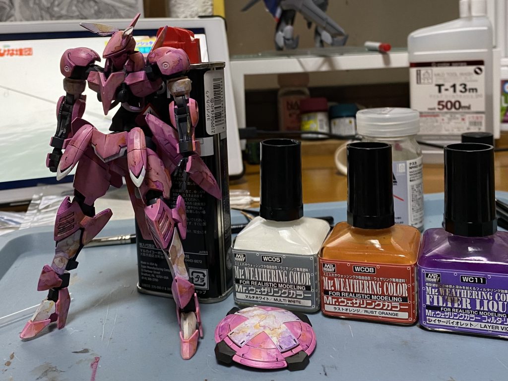 6/21 クレオスのXC03ルビーレッドを吹いたあとウェザリングカラーをベタベタ塗る。