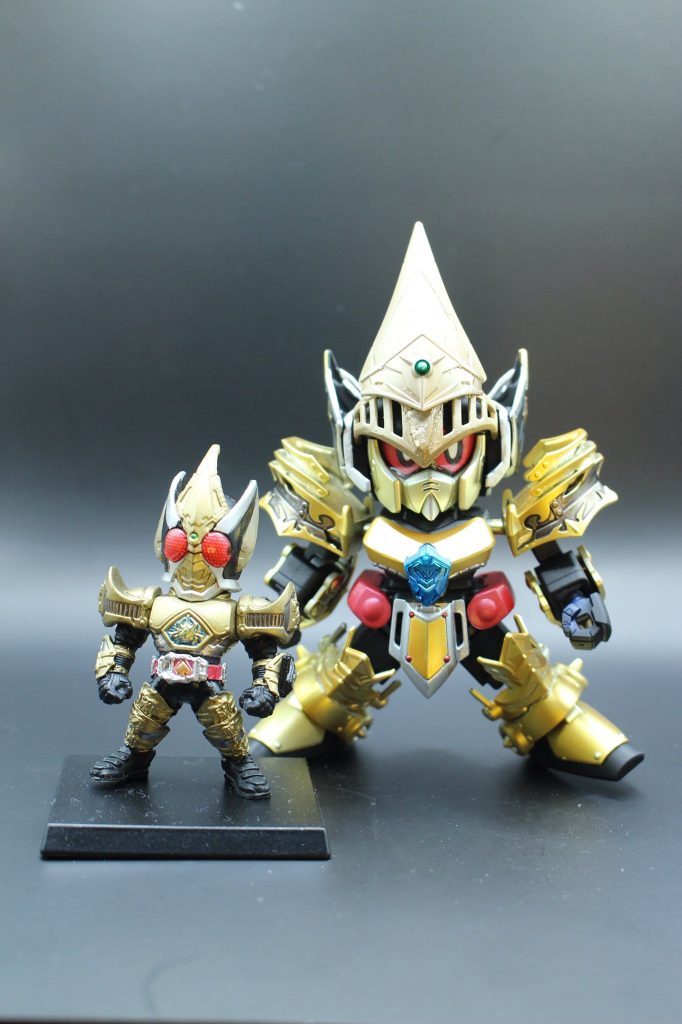 もちろん元ネタは「仮面ライダー剣」より仮面ライダーブレイド キングフォーム