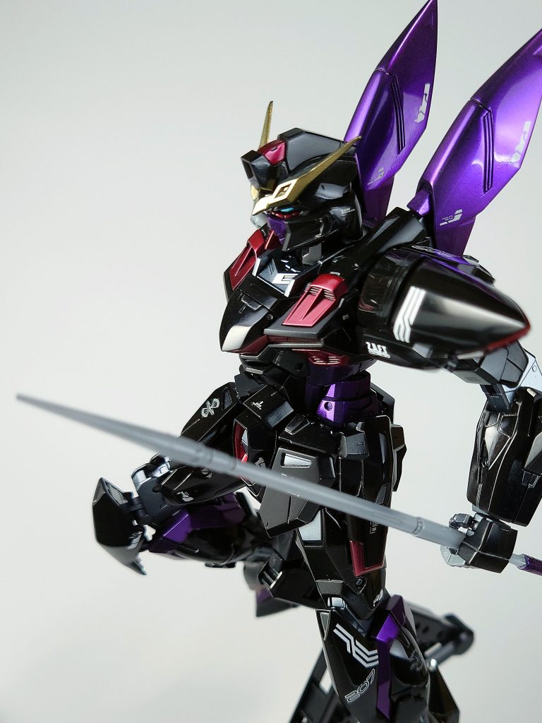 ピアノのような黒にしたかったんだ・・・。